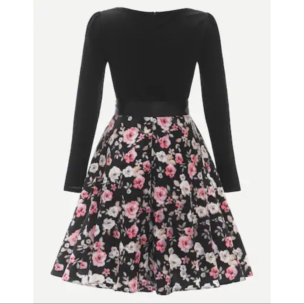 Sweet Square Neck Belted Floral Dress - Picture 3 of 6